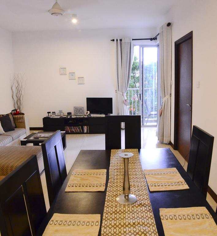 On 320 Apartment Colombo Luaran gambar